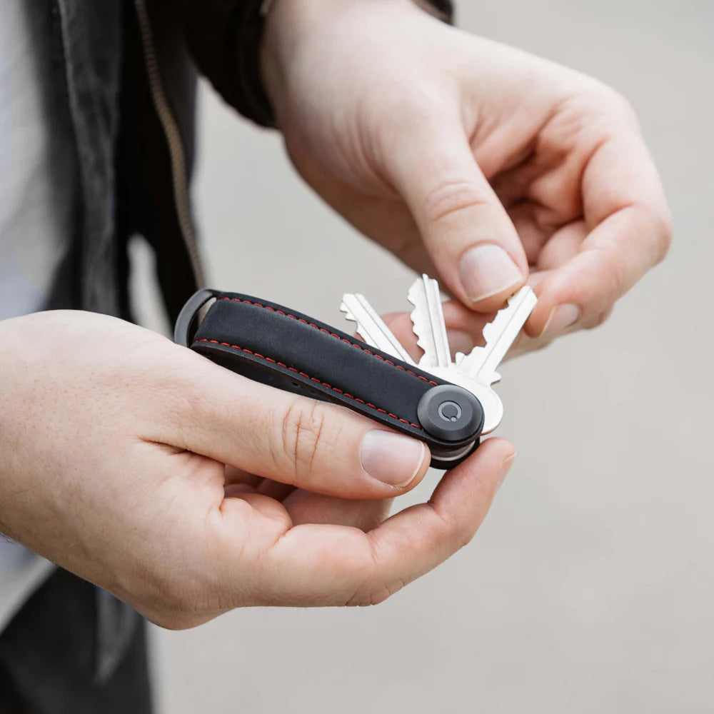 Key Organiser  Crazy-Horse - Obsidian Black with Red Stitching